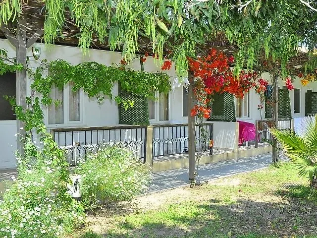Club Serena Отель